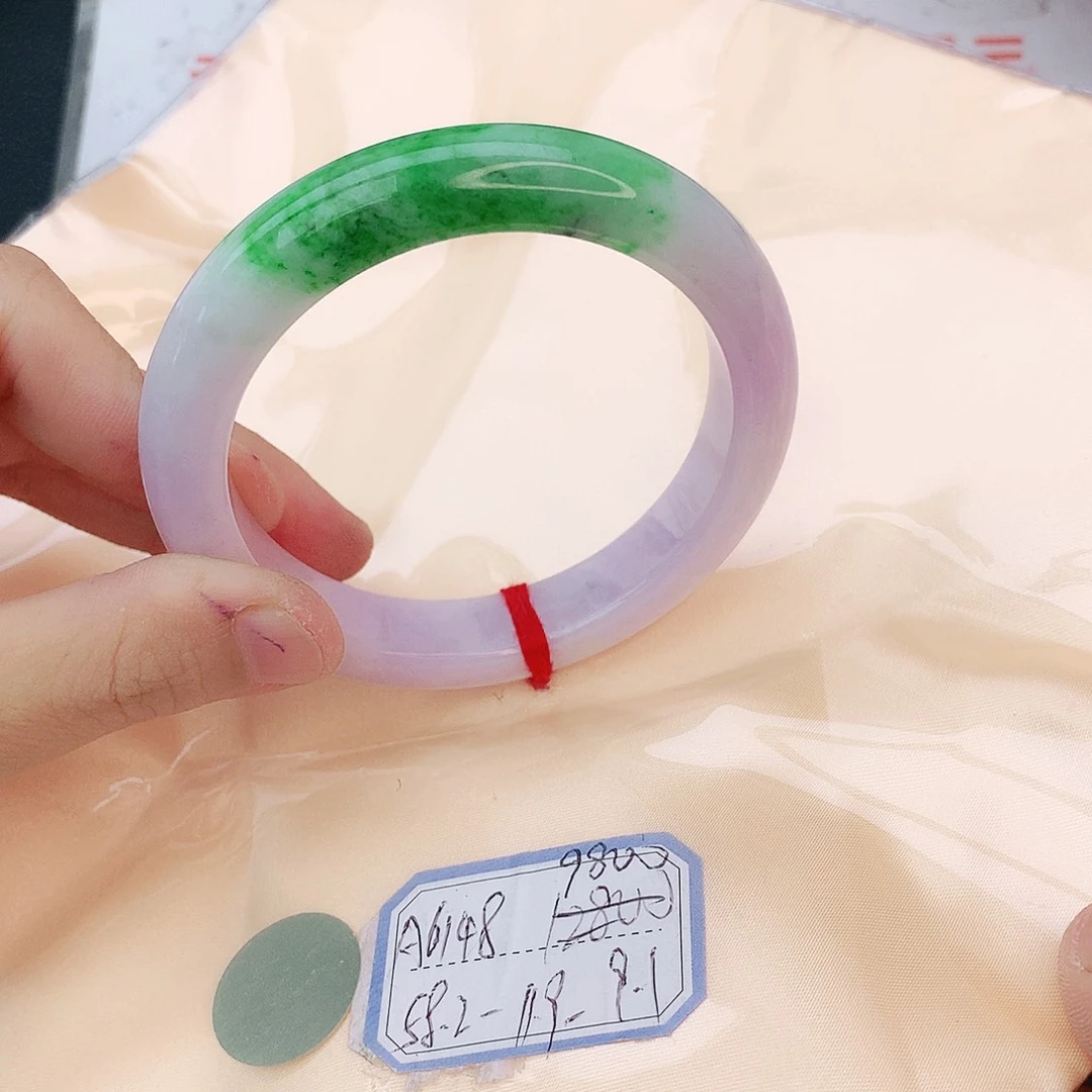翡翠手镯未镶嵌我