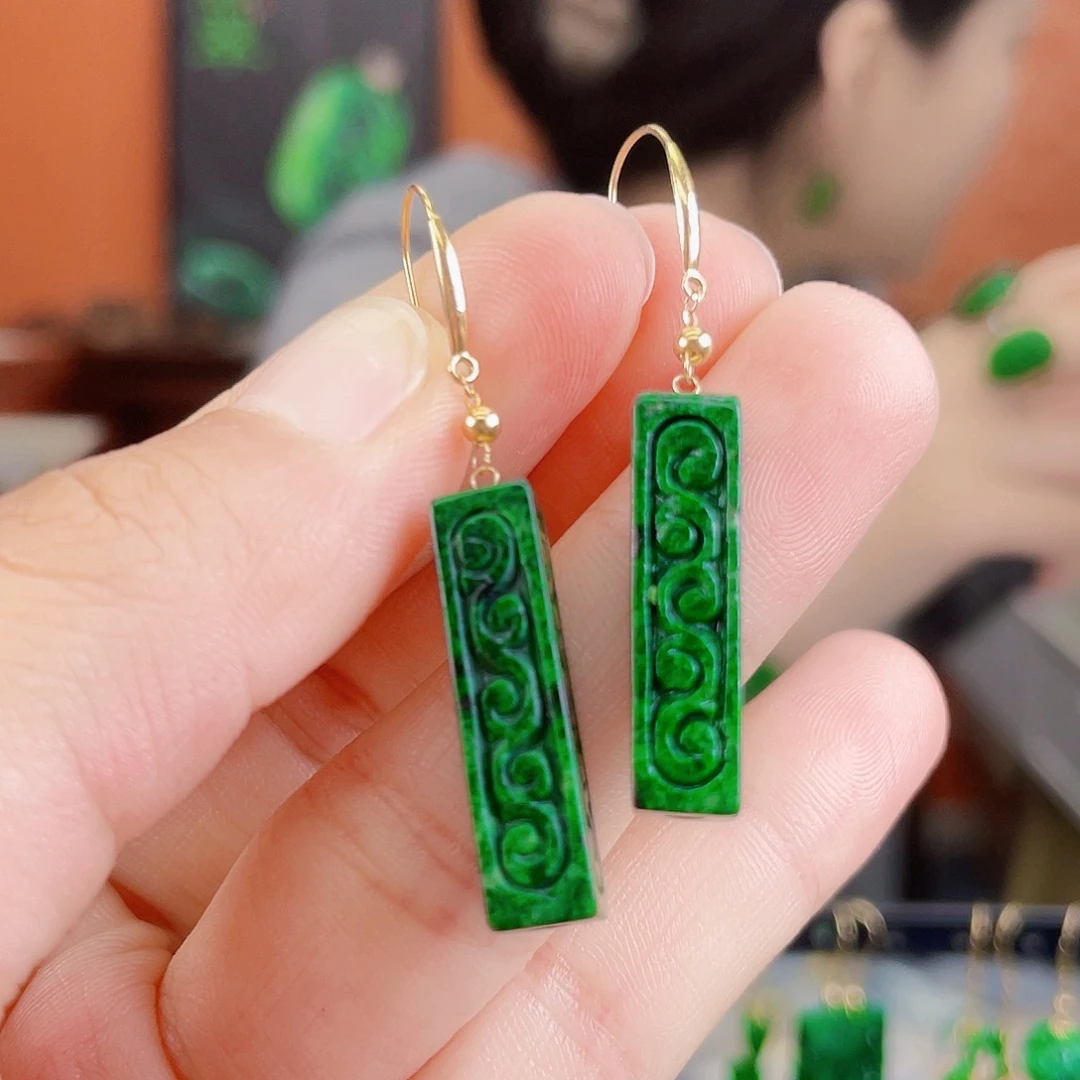 翡翠18K金镶嵌耳饰