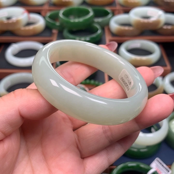 和田玉5556圈口未镶嵌