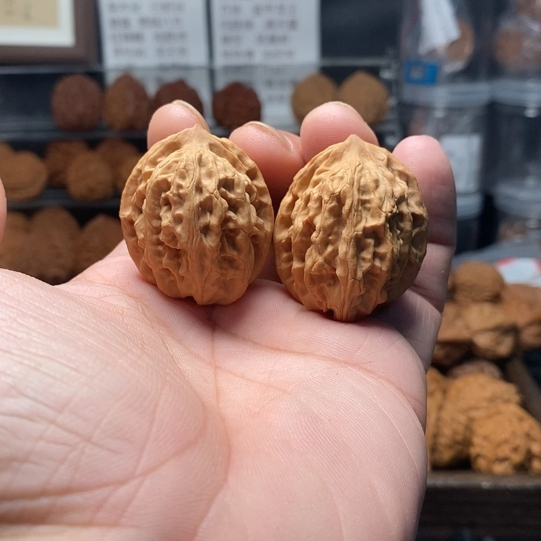 文玩核桃蟒蛇沟鸡心33-459