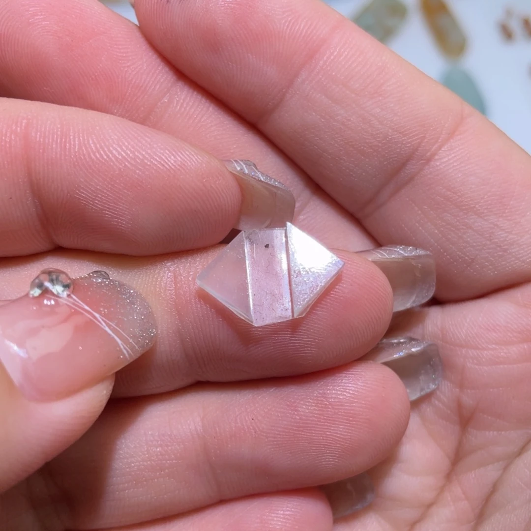 定制翡翠未镶嵌耳饰