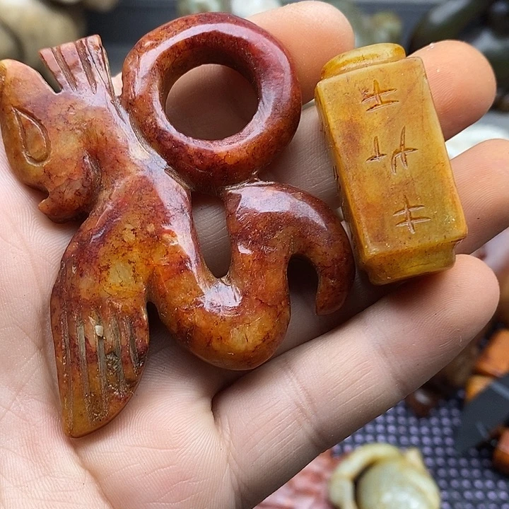 未镶嵌蛇纹石玉颈饰