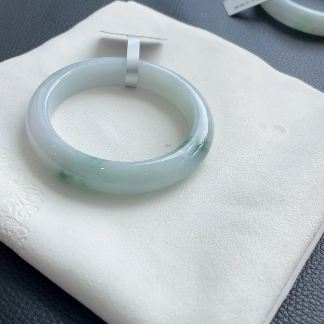 翡翠手镯未镶嵌54正