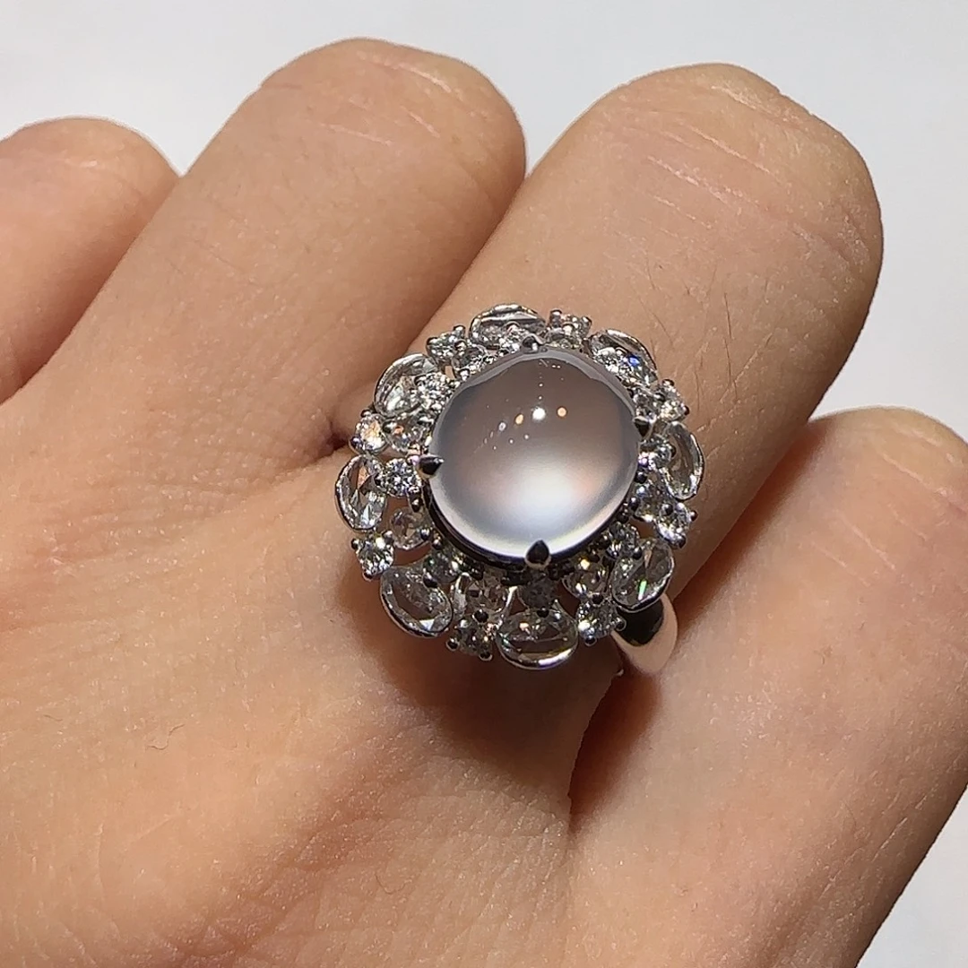 翡翠18K金镶嵌戒指蛋面