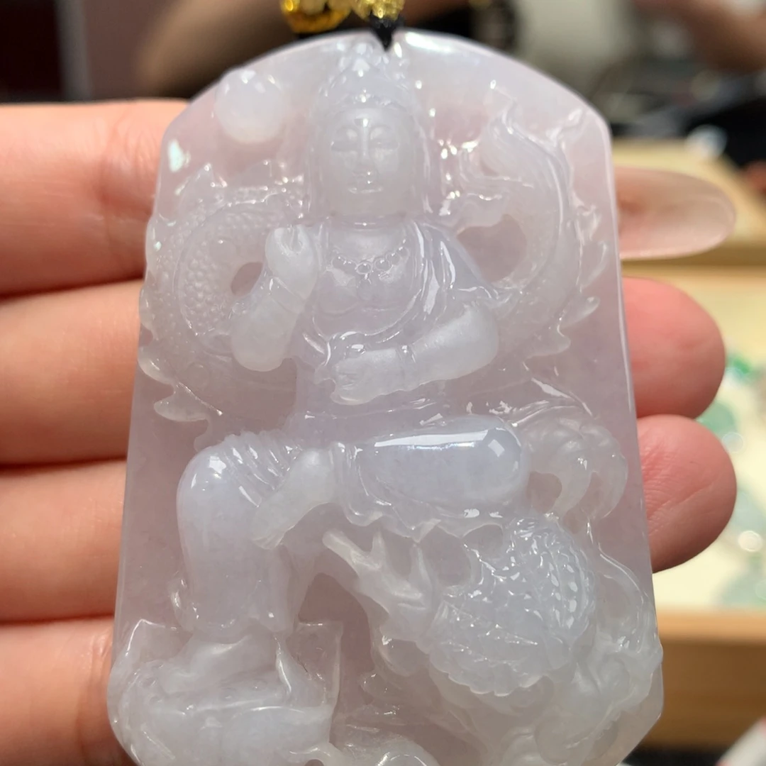 翡翠18K金镶嵌颈饰观音