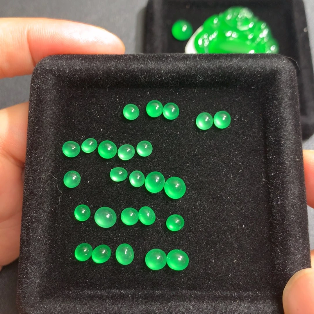 炀***杰翡翠散珠25颗蛋面不拆