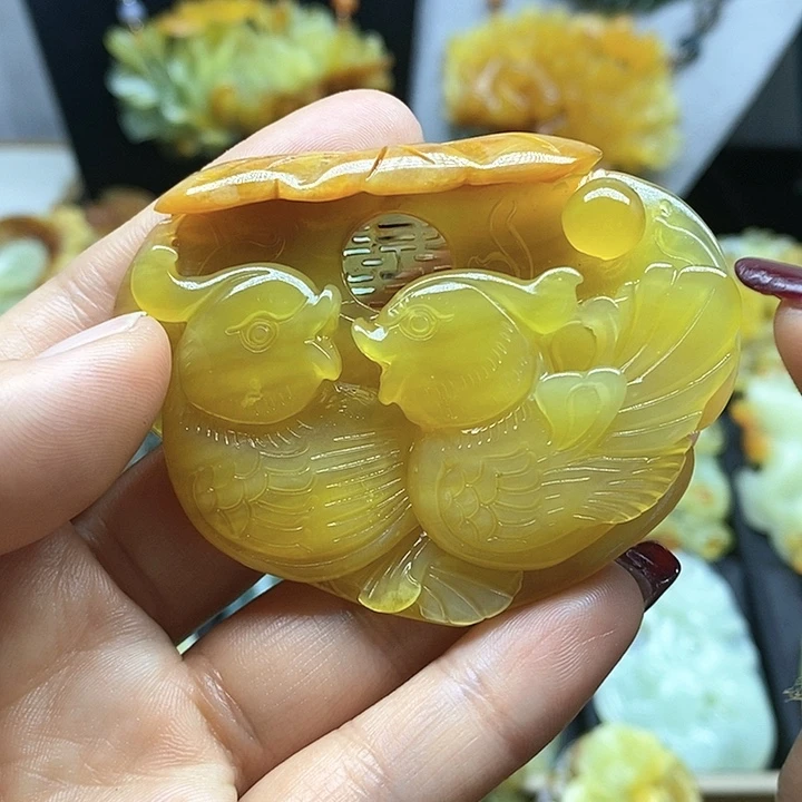 蛇纹石玉挂件未镶嵌