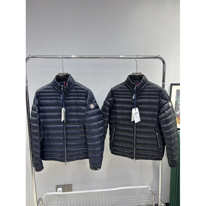 全新未使用Moncler盟可睐 男士黑蓝双色立领薄款羽绒服 1A00103