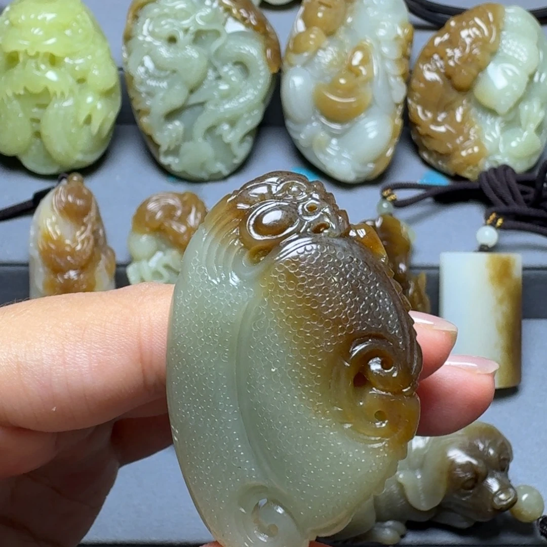 颈饰未镶嵌和田玉