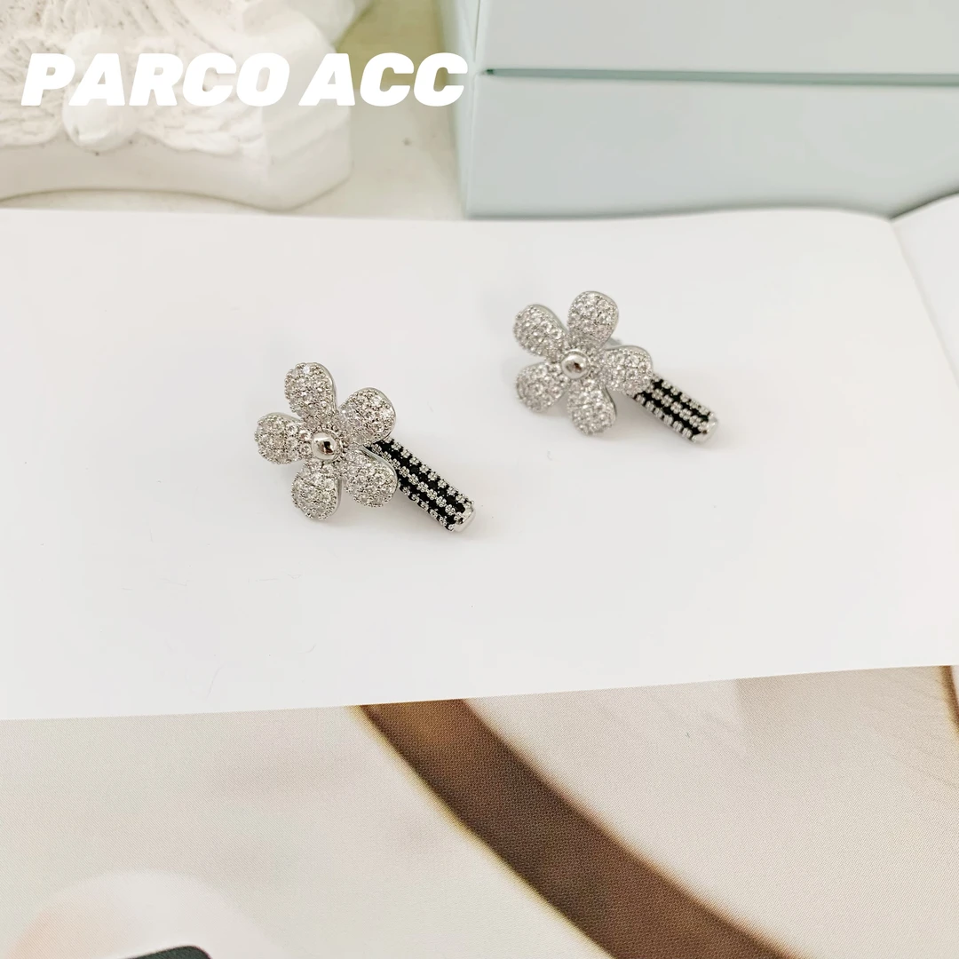 铜合金合成锆石耳饰 F413  满锆花朵耳钉