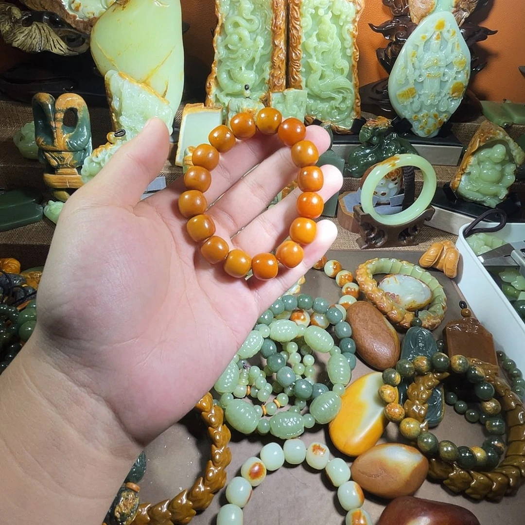 透闪石质玉未镶嵌珠宝奇石