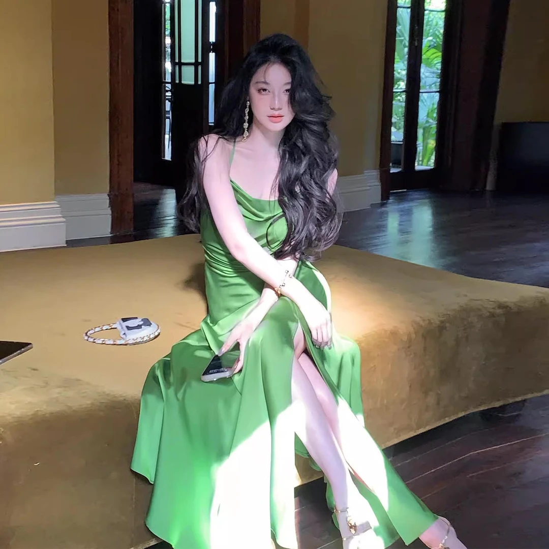 新款法式绿色荡领开叉吊带裙高级优雅显白度假百搭