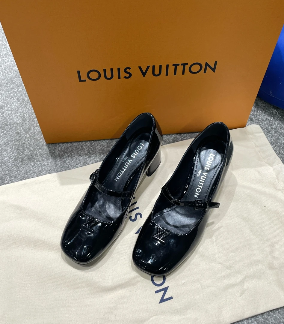 99新 LouisVuitton/路易威登 LV玛丽珍方头单鞋/鞋码35/VH002132