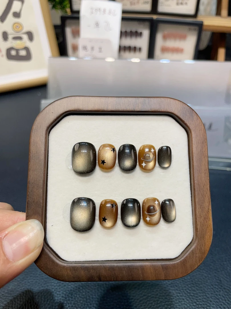 上新【美拉德星球】纯手工穿戴甲猫眼短甲气质款美甲十片装
