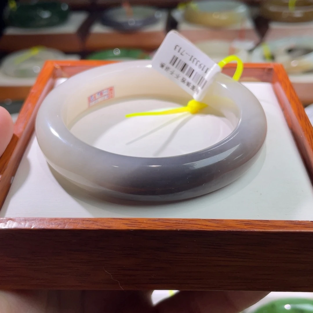 【闪购商品】和田玉手镯未镶嵌56.78