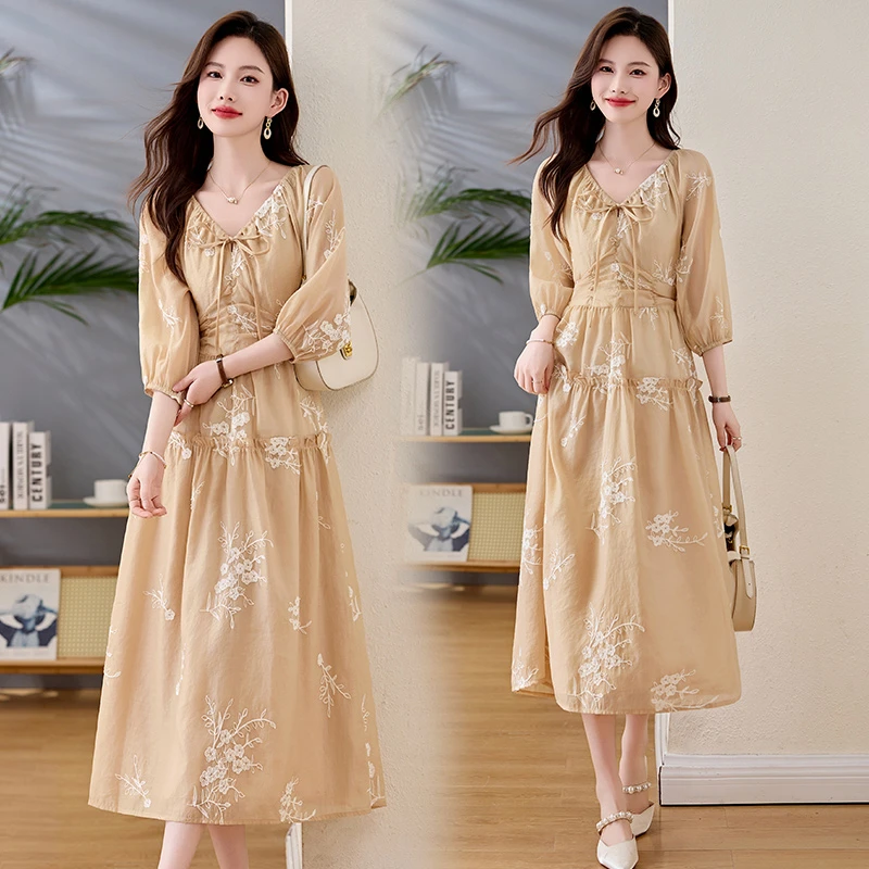 连衣裙女2025夏季新款法式时尚气质刺绣碎花收腰显瘦中长款裙子