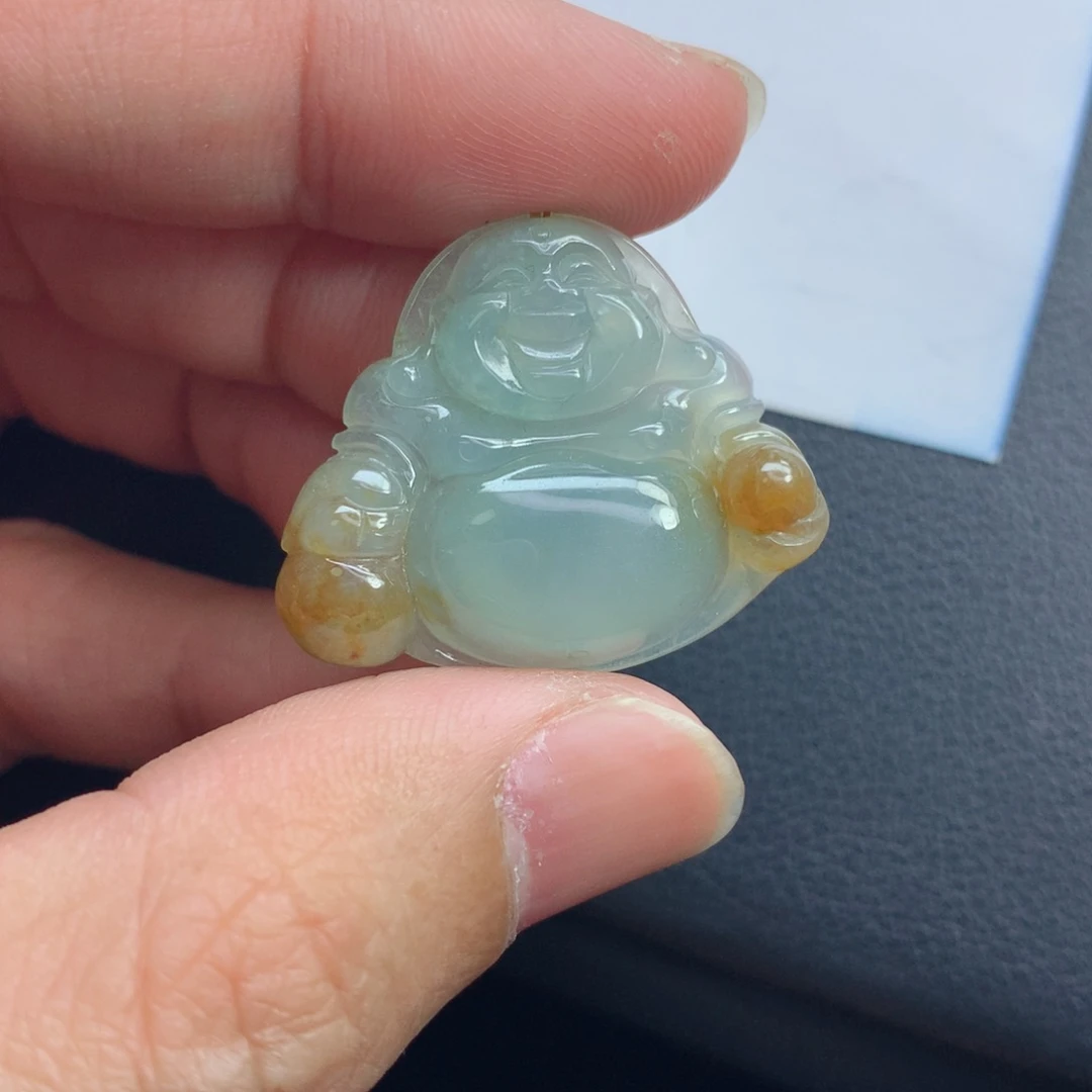 翡翠颈饰未镶嵌佛公