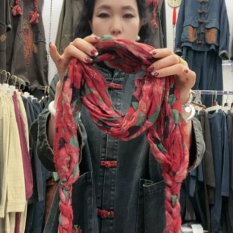 刺绣招财猫麻吸汗围巾