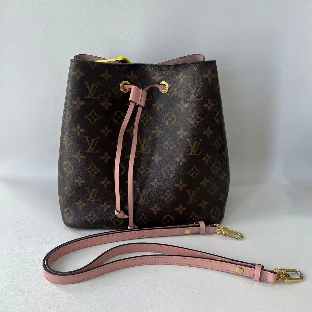 95新 LouisVuitton/路易威登 捐金沉珠/粉桶肩包