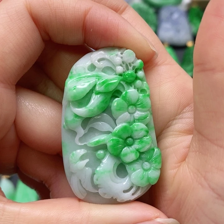 翡翠颈饰未镶嵌吊坠