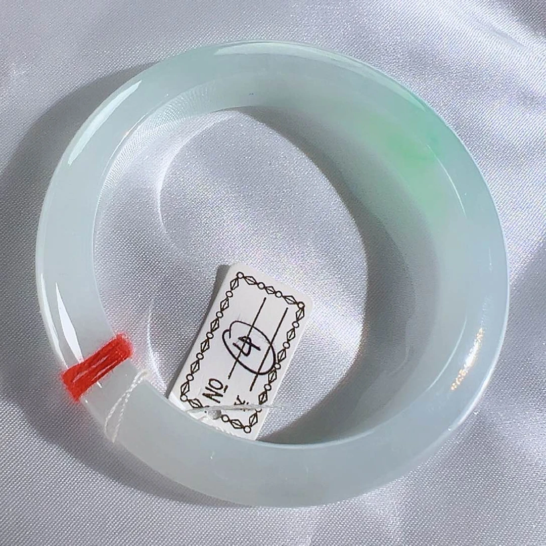 翡翠手镯未镶嵌签收后24小时鉴赏期