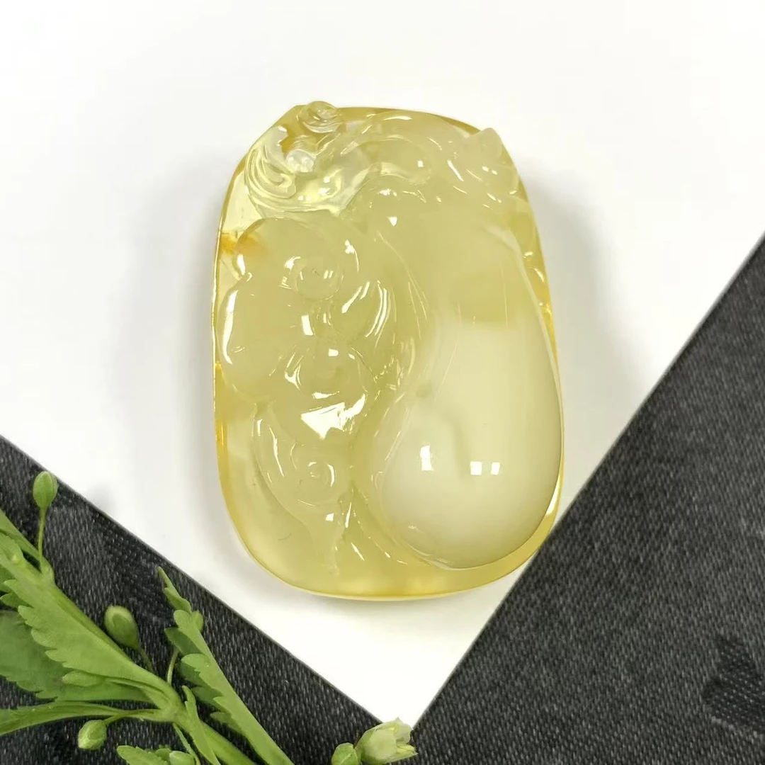 「戴琴珠宝」Z693-蜜蜡雕刻件吊坠（多样性发其一）