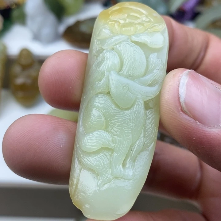 和田玉（糖玉）未镶嵌颈饰