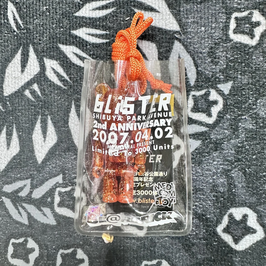 【山】Bearbrick 积木熊 涉谷公园 限定橘透闪粉 100%