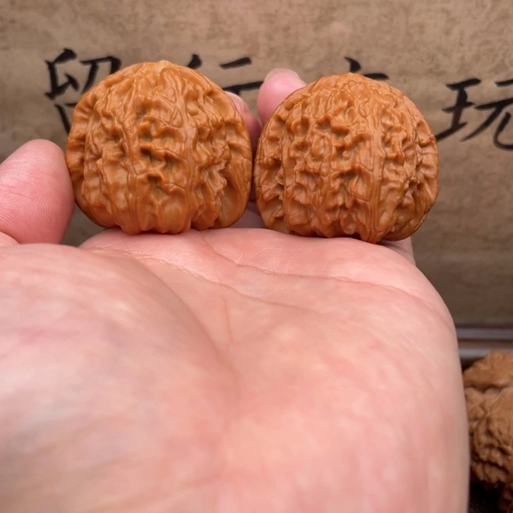文玩核桃把件40白狮子