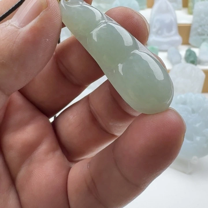 翡翠未镶嵌颈饰天然缅甸A货翡翠