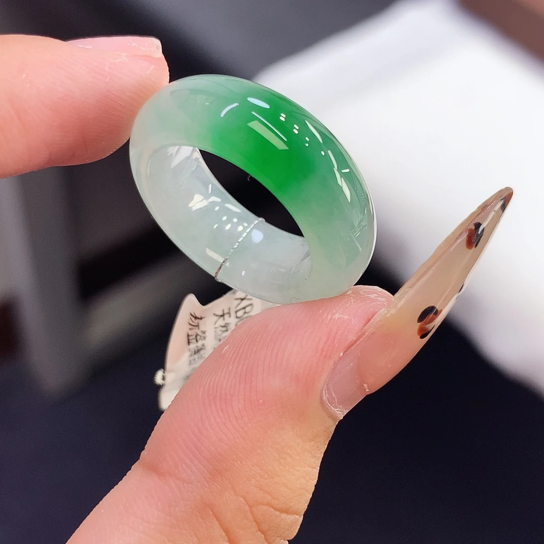 翡翠未镶嵌戒指12.13号