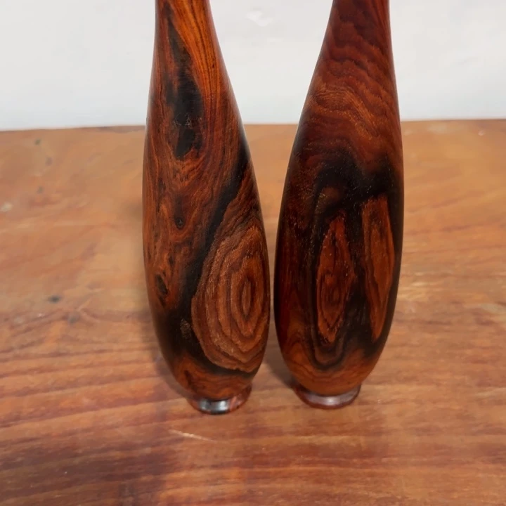 交趾黄檀（大红酸枝）忠花瓶1对