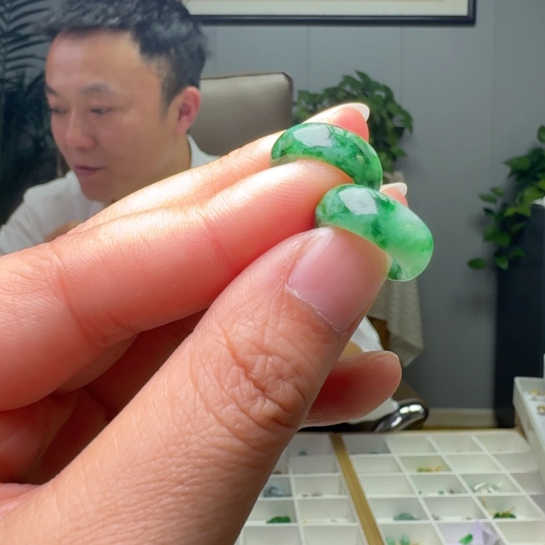 烟***渺翡翠散珠天然翡翠
