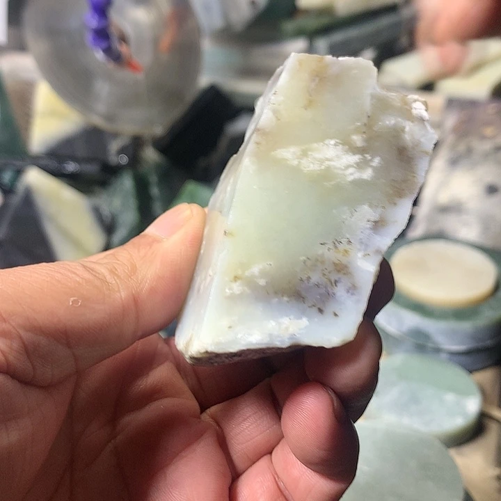 颈饰未镶嵌和田玉（糖玉）