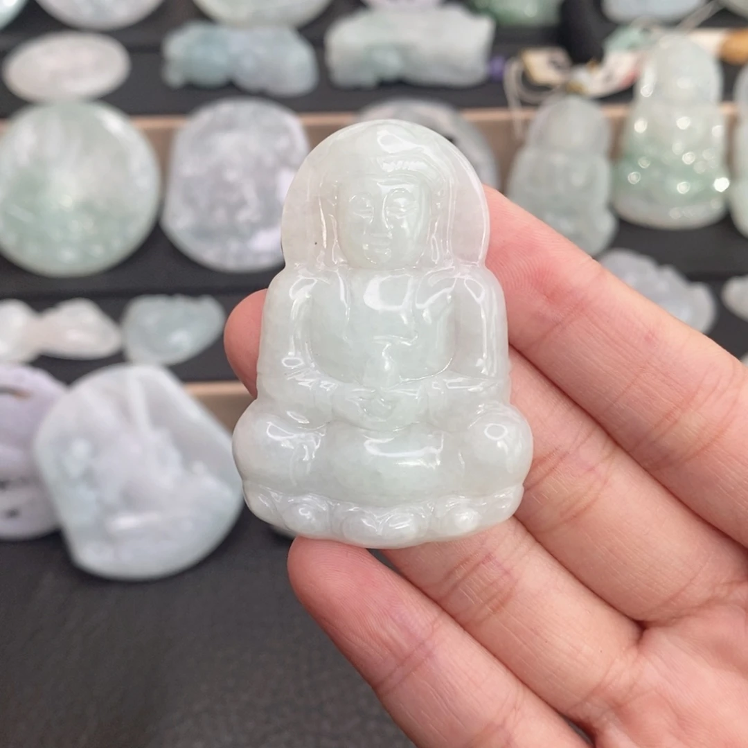 颈饰未镶嵌翡翠观音