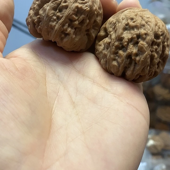 文玩核桃把件40红皮平谷凹底练手