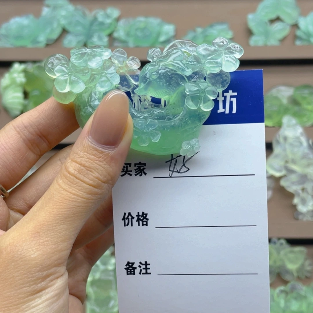 好***气未镶嵌蛇纹石玉颈饰