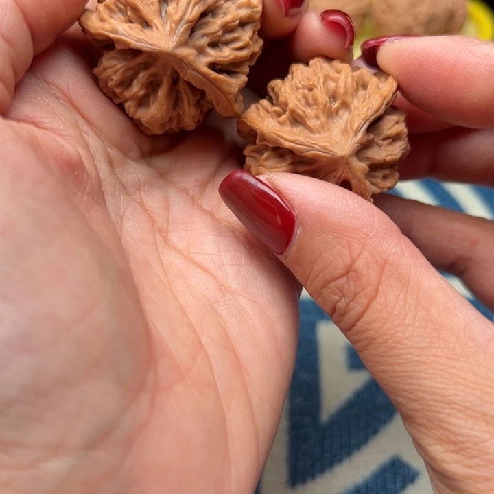 吊坠桃核文玩三棱