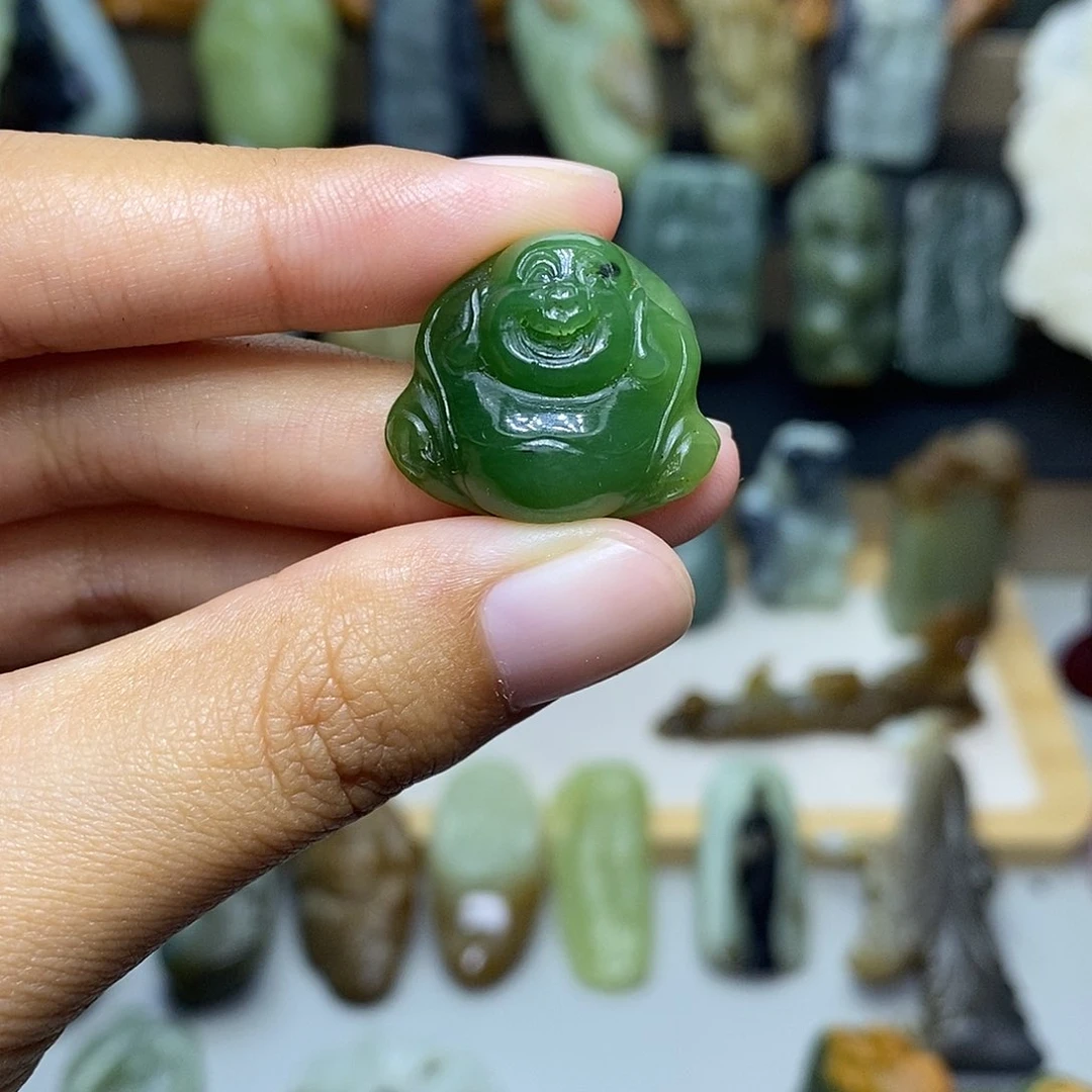 颈饰未镶嵌和田玉善**下