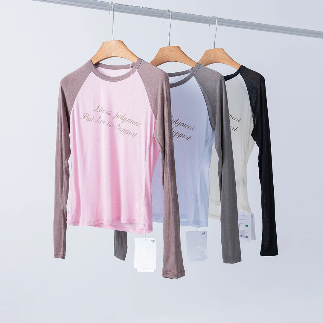 晶咕【莓布丁】撞色插肩袖小字母印花长袖T圆领打底时