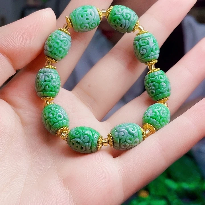 翡翠未镶嵌颈饰多样性