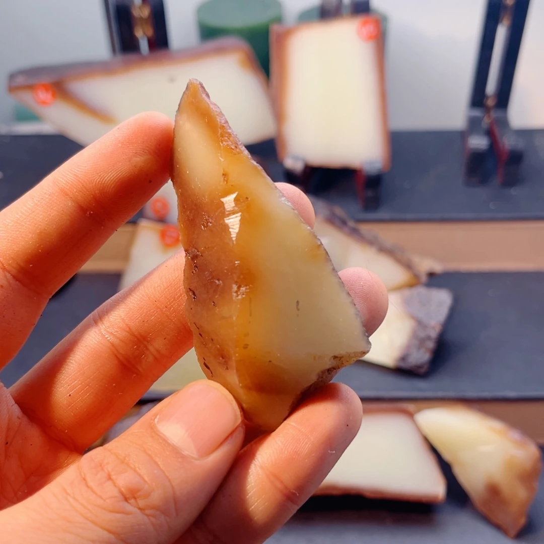 和田玉（糖玉）未镶嵌颈饰