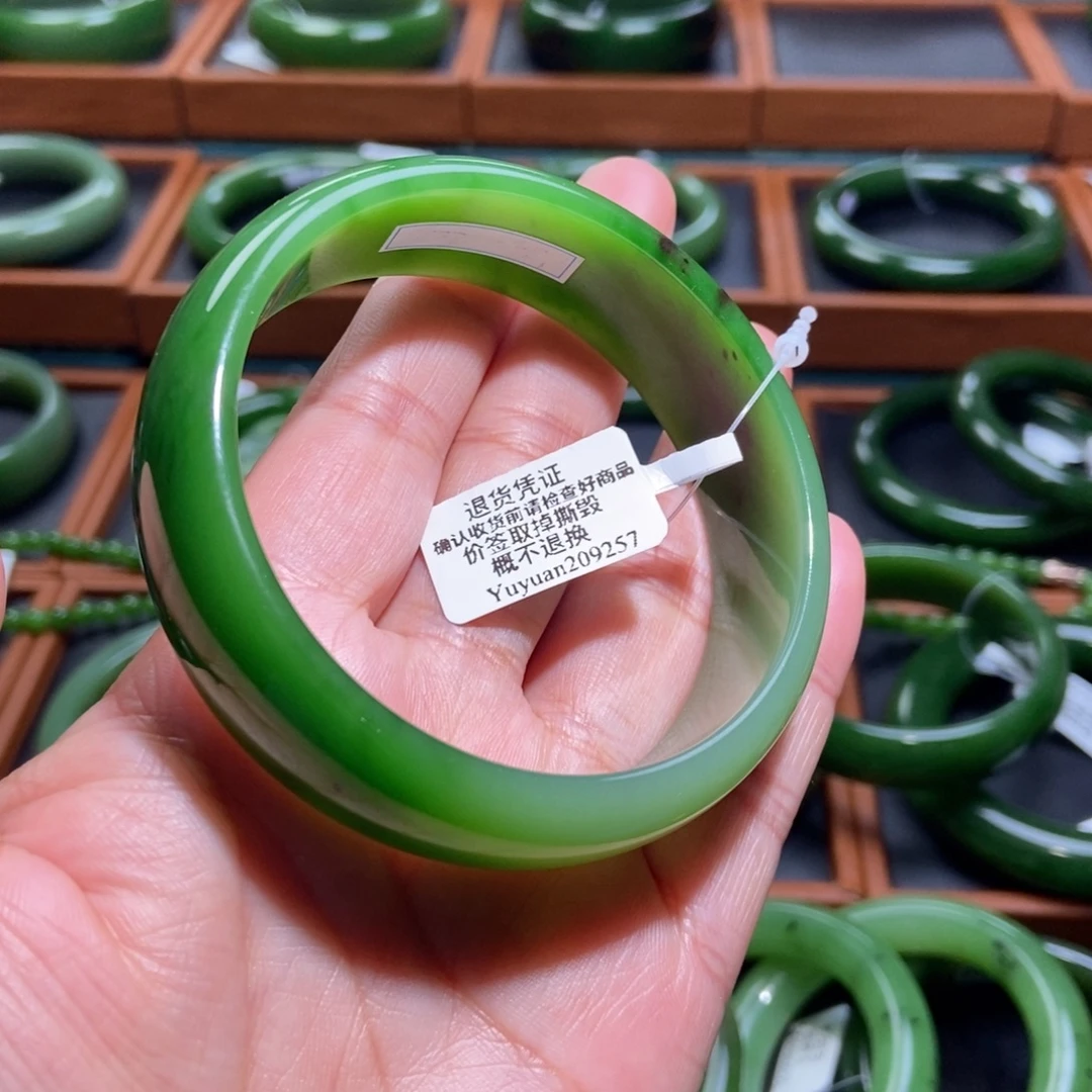 和田玉（碧玉）未镶嵌手镯红皮粉绿6061