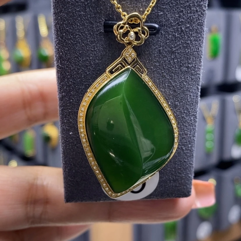 【闪购商品】和田玉颈饰18K金镶嵌31x22x7吊坠