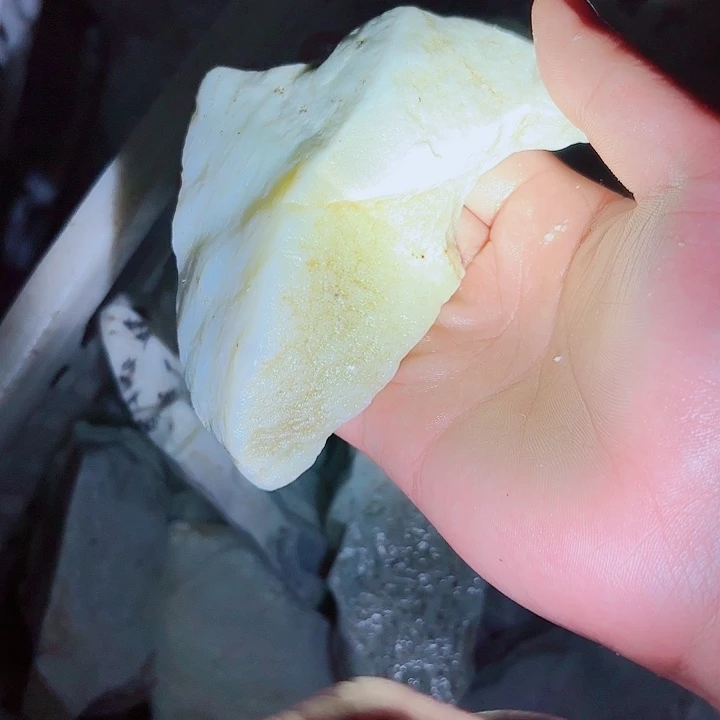 和田玉未镶嵌珠宝奇石