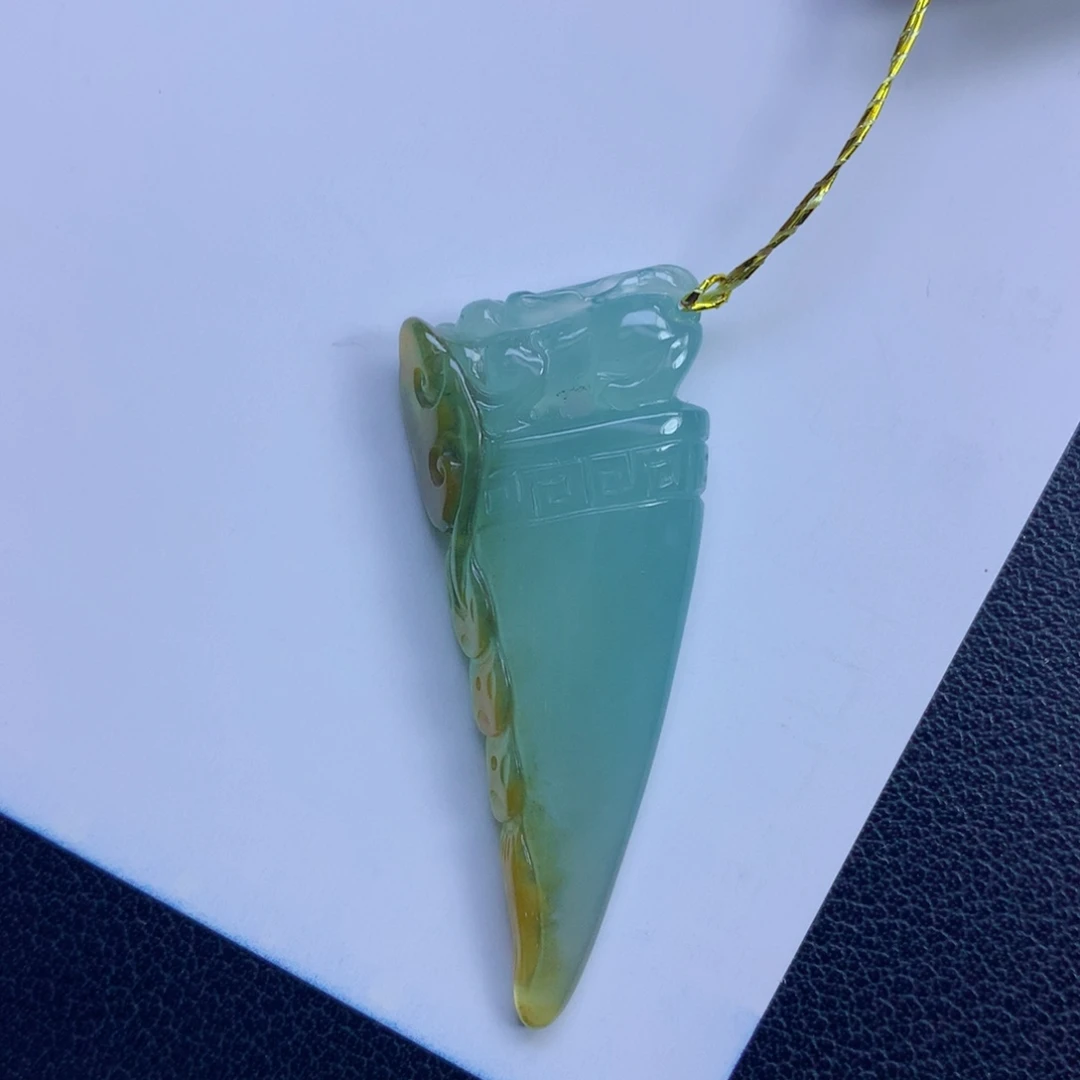 颈饰未镶嵌翡翠龙牙