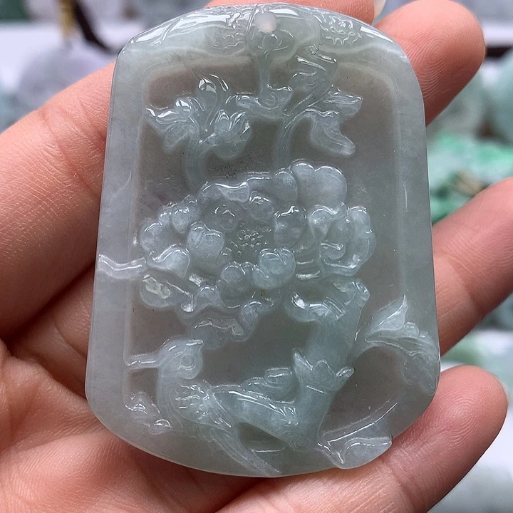 翡翠未镶嵌颈饰花开富贵福利