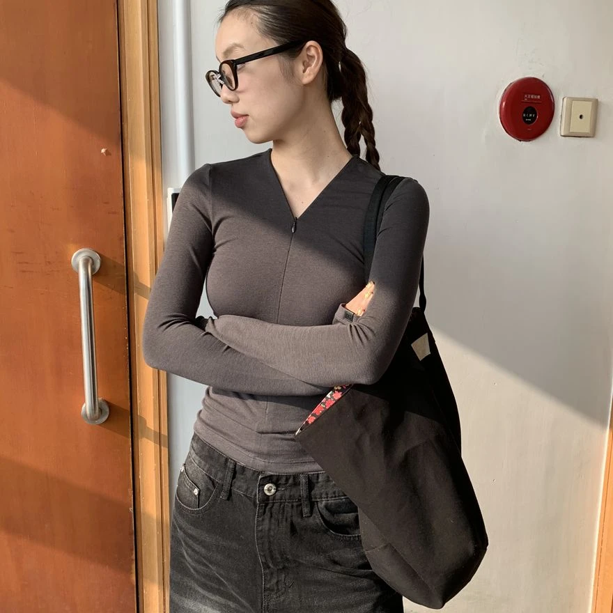 可调节拉链V领修身显瘦百搭长袖打底衫内搭T恤上衣女
