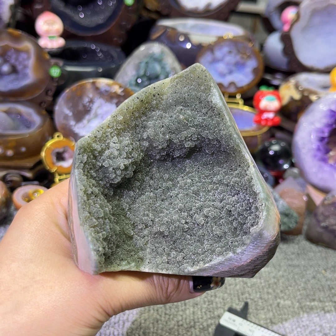 紫晶未镶嵌摆件绿色