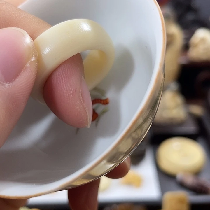 不***行瓷片精致雕刻工艺精湛
